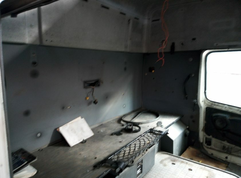 кабина б/у \ каркас кабины - 3